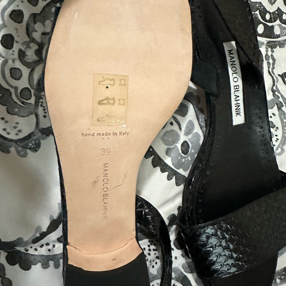 Manolo Blahnik Textured Black Sandals - Picture 4 of 16